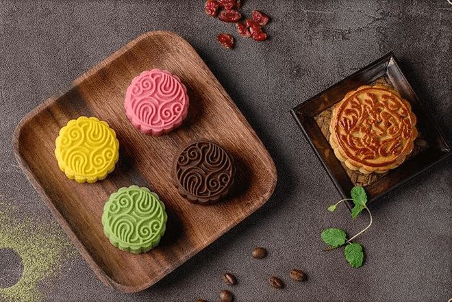 月餅全自動(dòng)刷蛋機(jī)，提高產(chǎn)品產(chǎn)量，提升產(chǎn)品檔次！